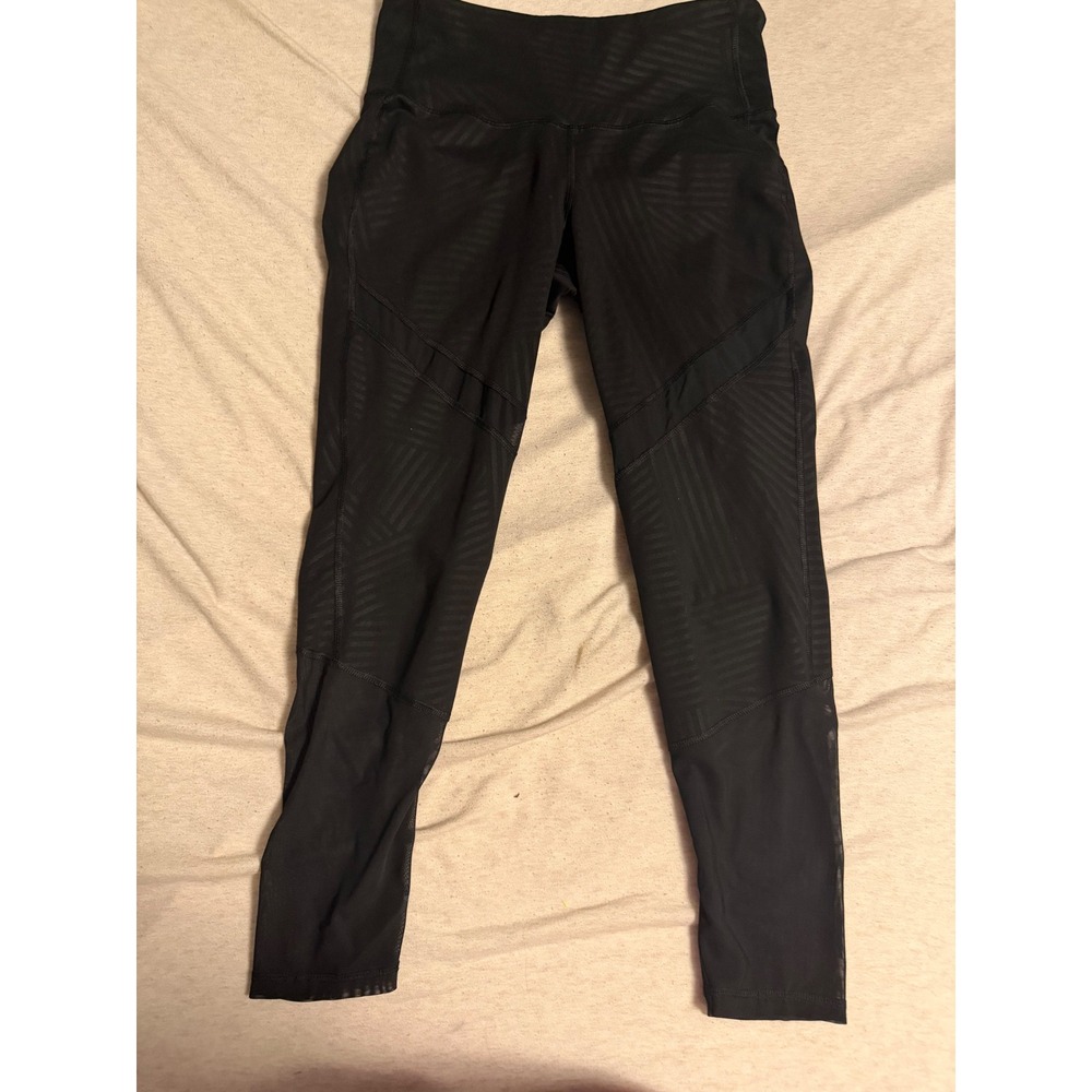 Old Navy Active Black Go-Dry Mesh Panel Geometric Capri Leggings Womens Medium